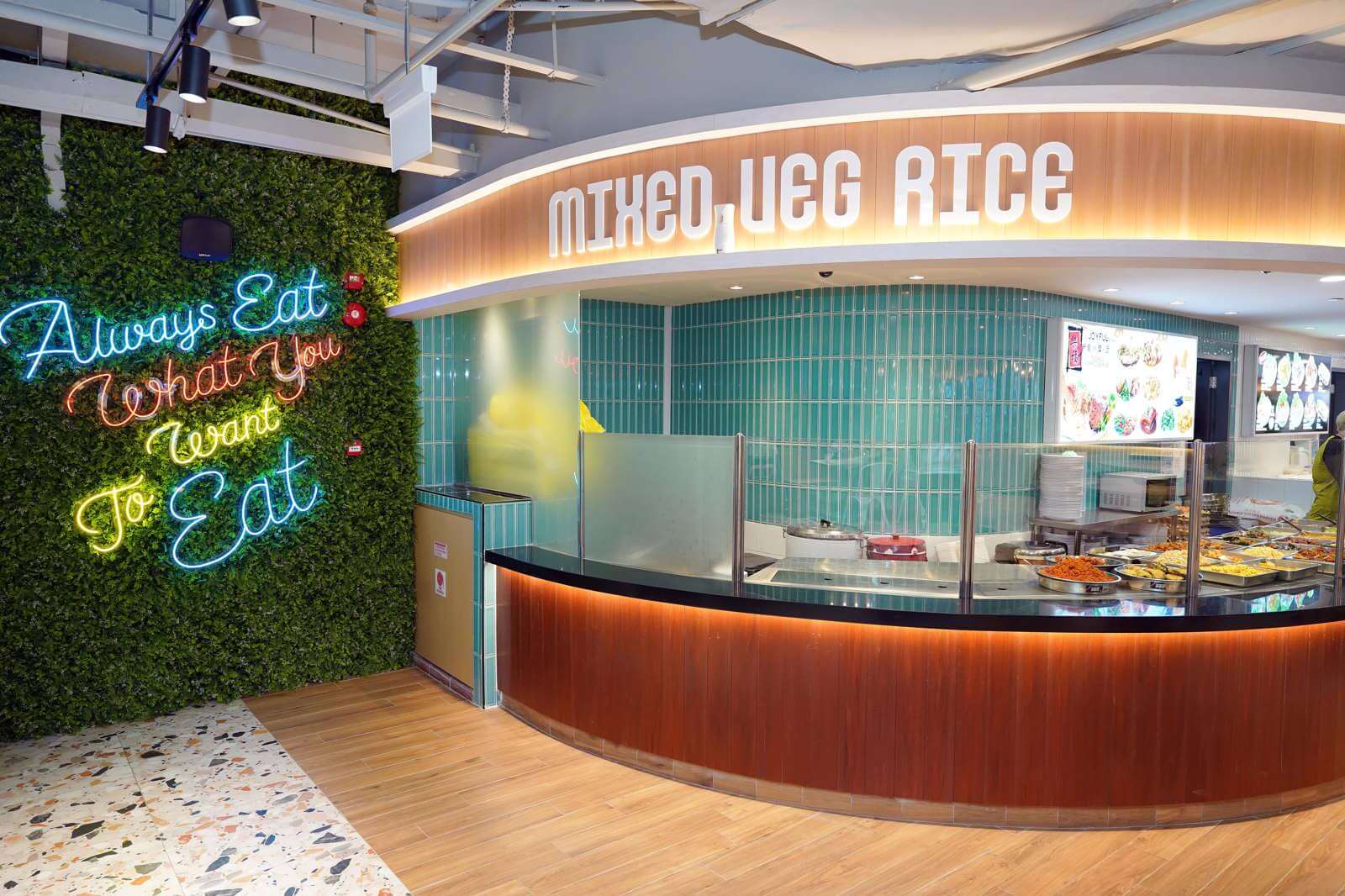 High Traffic Flow, Food Court Katong Shopping Centre , Call Mr Goh: 97500277 (Agents Welcome)