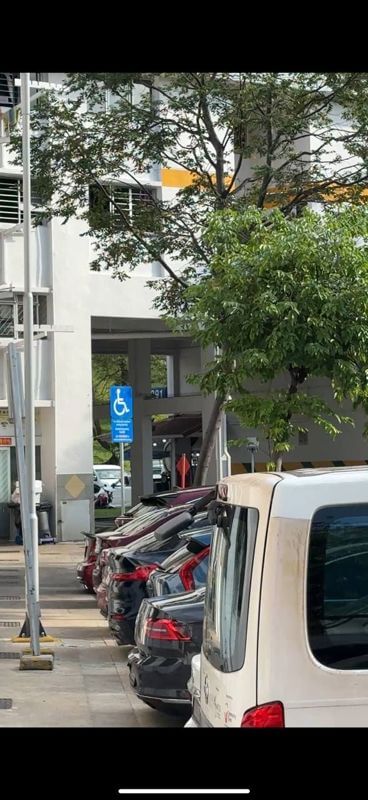 291 Yishun Street 22 coffeeshop for rent (High footfall)