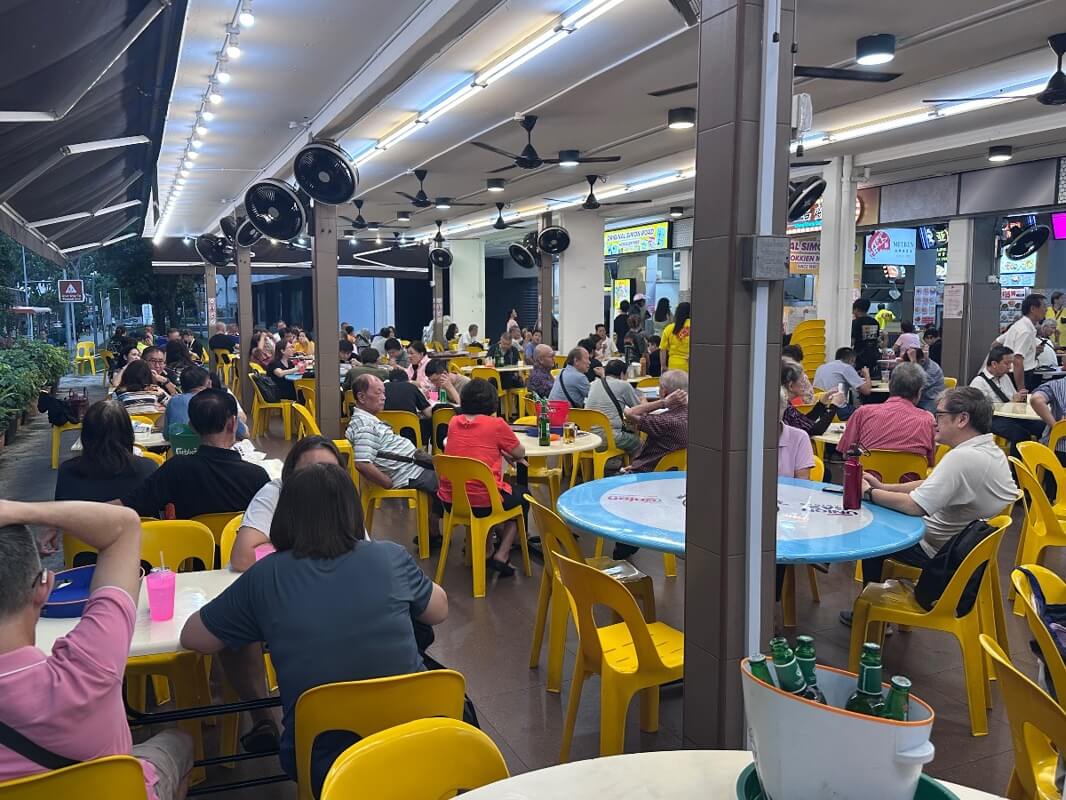 BEDOK CENTRAL *** CORNER STALL*** available looking for HALAL WESTERN CUISINE