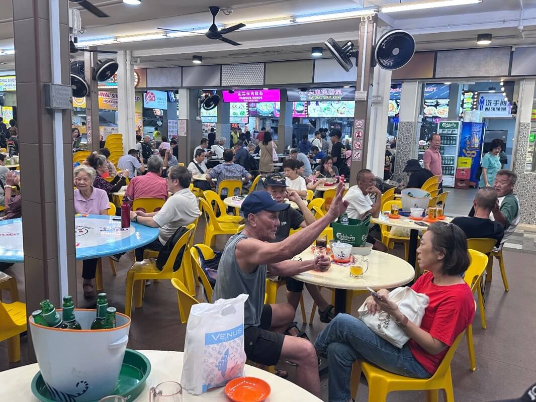 BEDOK CENTRAL *** CORNER STALL*** available looking for HALAL WESTERN CUISINE
