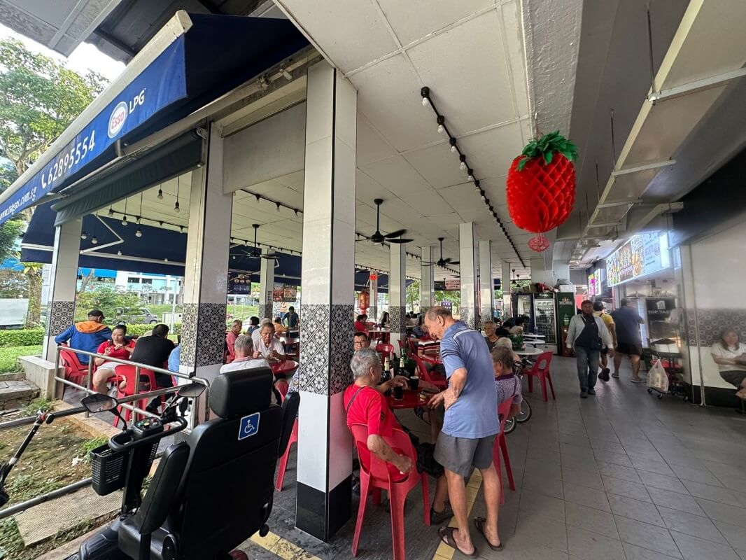 Prime location half food stall for takeover