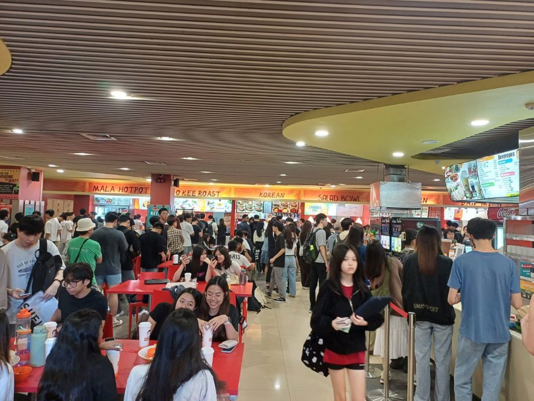 Top Student Crowd Location — Food Stall Now Available