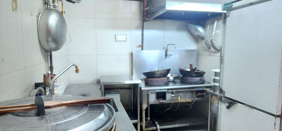 Busy Lunch Crowd Stall｜Air-Conditioned Food Court, Ready to Operate