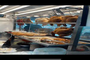 好地点 两间档口出让（底租金Letting 2 F&B units go at good locations ( Low rental) stalls fully fitted with equipment 